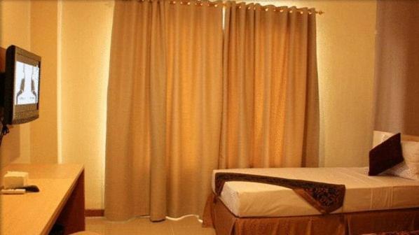 Hotel Delta Sinar Mayang Sidoarjo Chambre photo