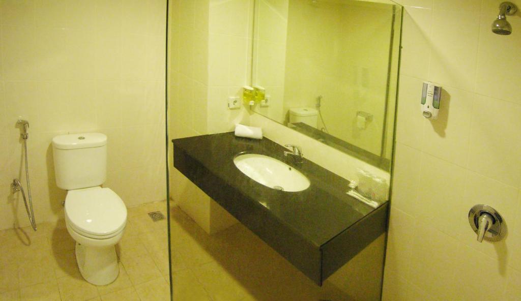Hotel Delta Sinar Mayang Sidoarjo Chambre photo